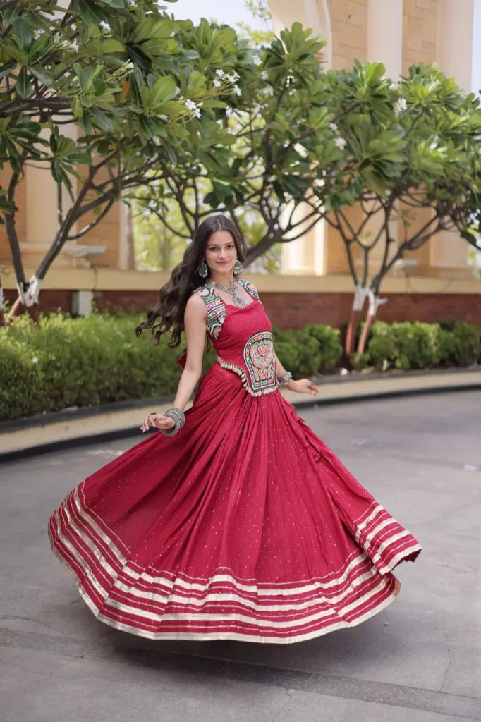 Gamthi Mirror Mukesh Lehenga