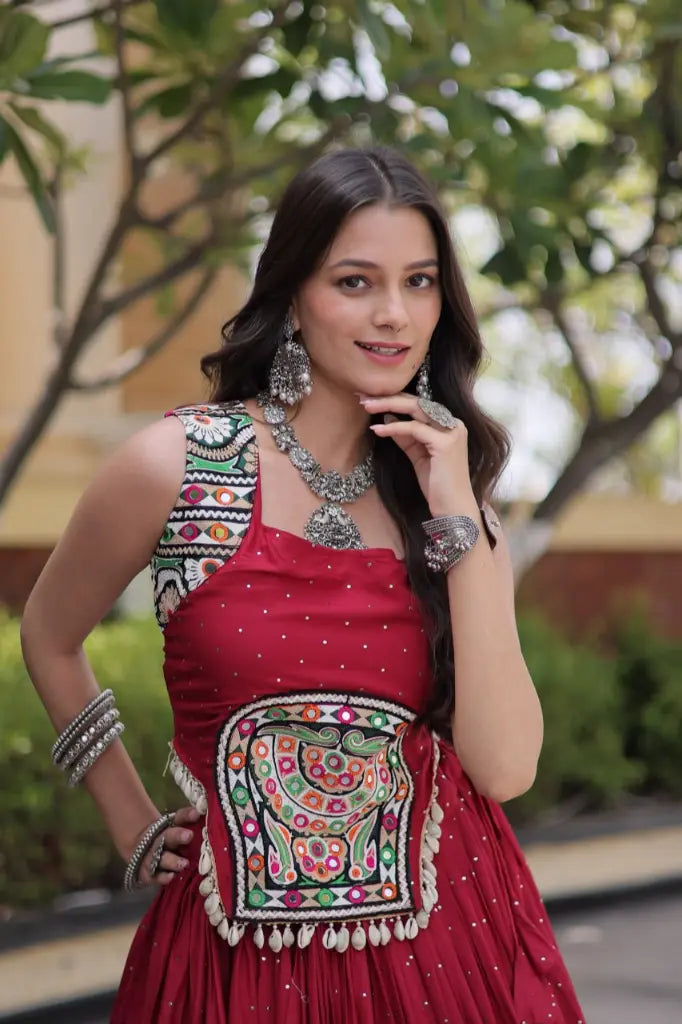 Gamthi Mirror Mukesh Lehenga