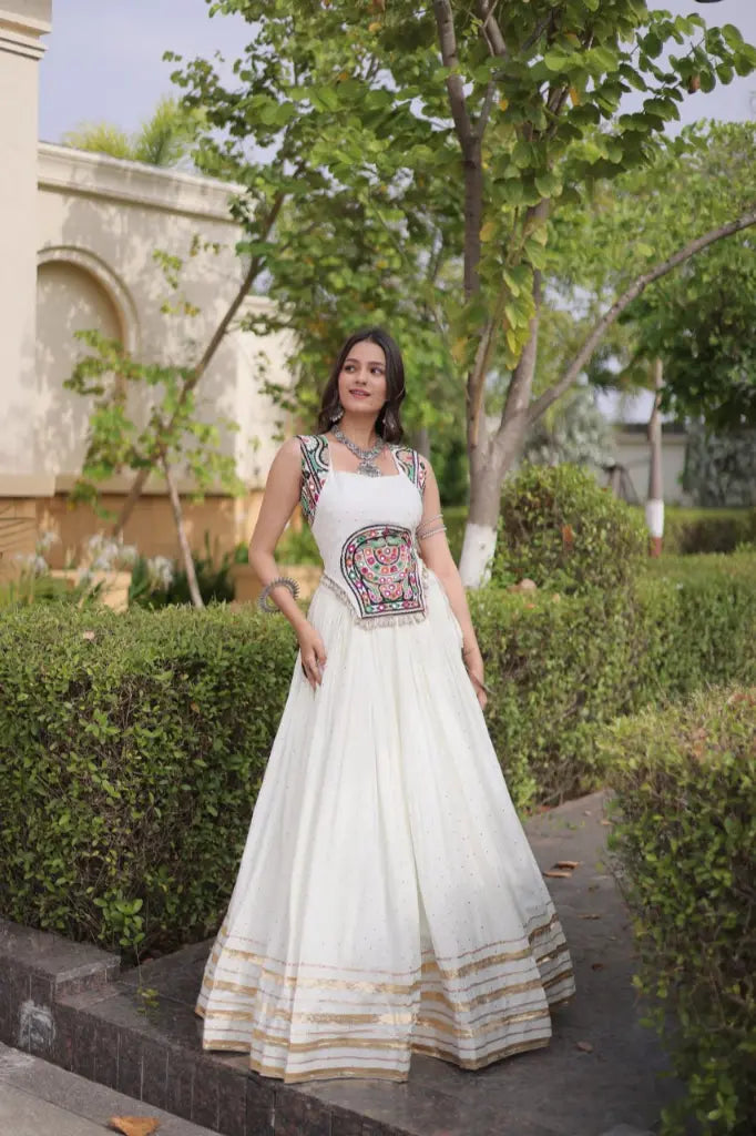 Gamthi Mirror Mukesh Lehenga