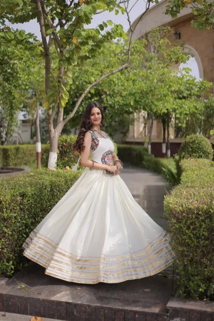Gamthi Mirror Mukesh Lehenga