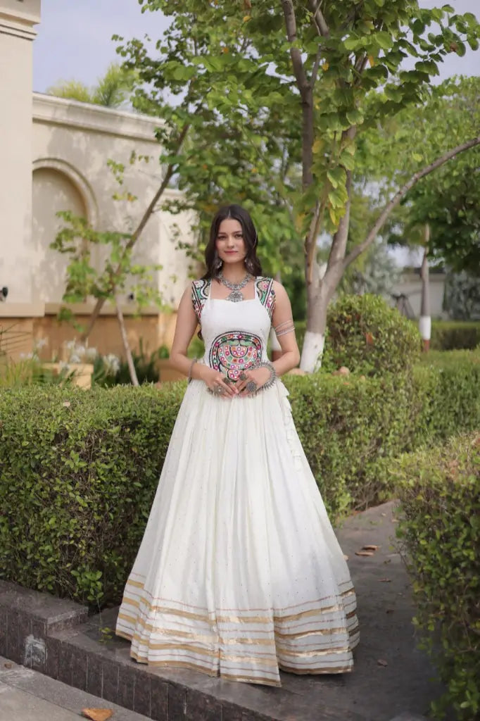 Gamthi Mirror Mukesh Lehenga