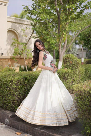 Gamthi Mirror Mukesh Lehenga