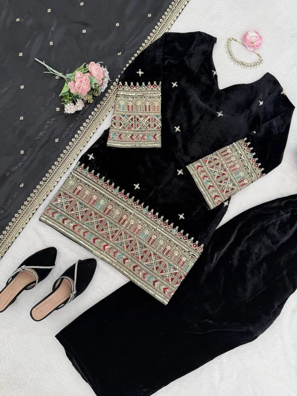 Heavy Velvet Embroidered Kurti Plazzo Set