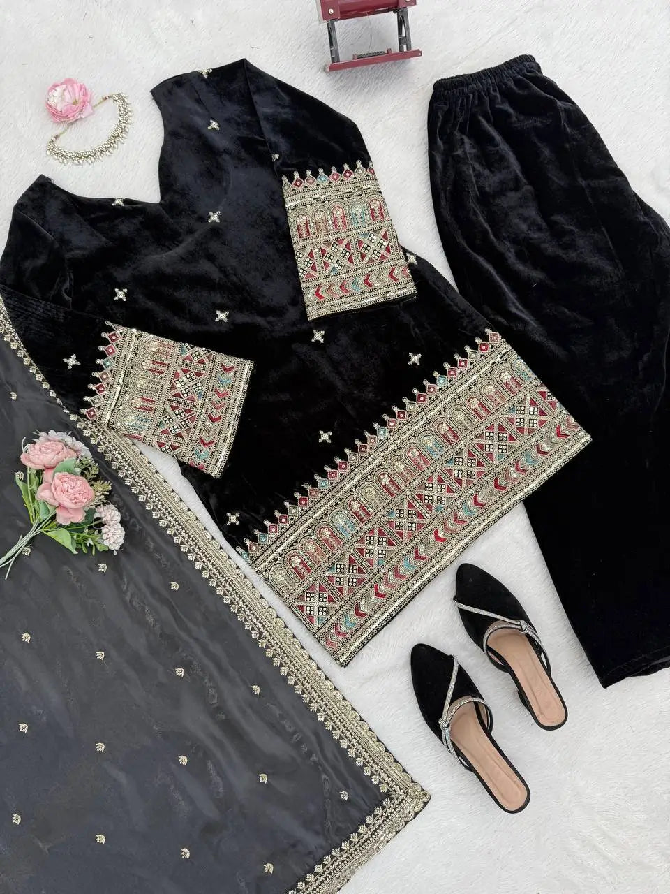 Heavy Velvet Embroidered Kurti Plazzo Set