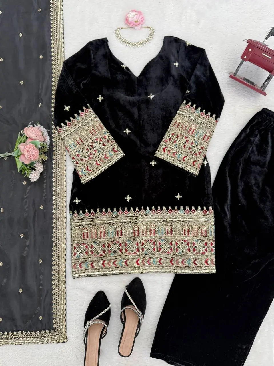 Heavy Velvet Embroidered Kurti Plazzo Set