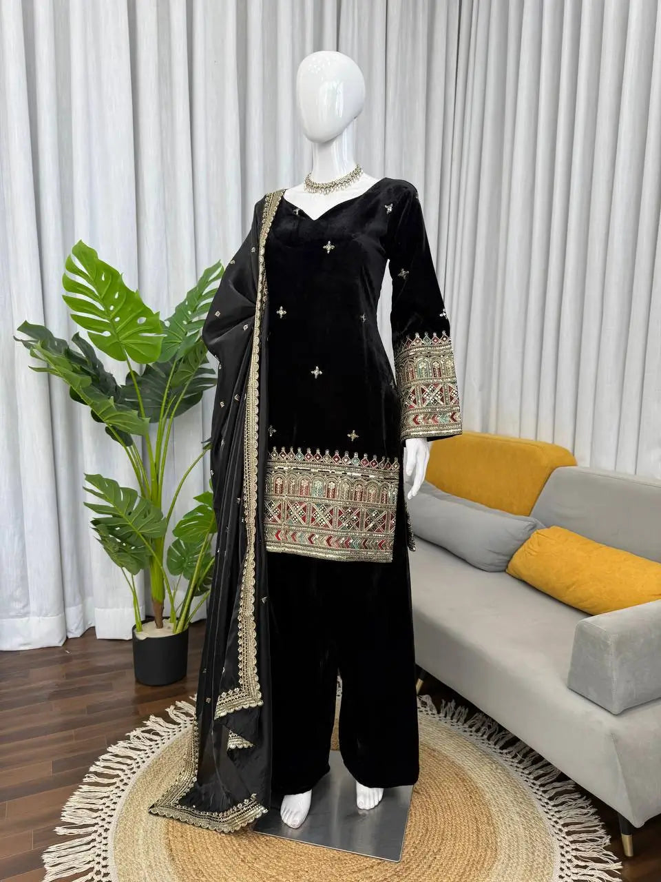 Heavy Velvet Embroidered Kurti Plazzo Set