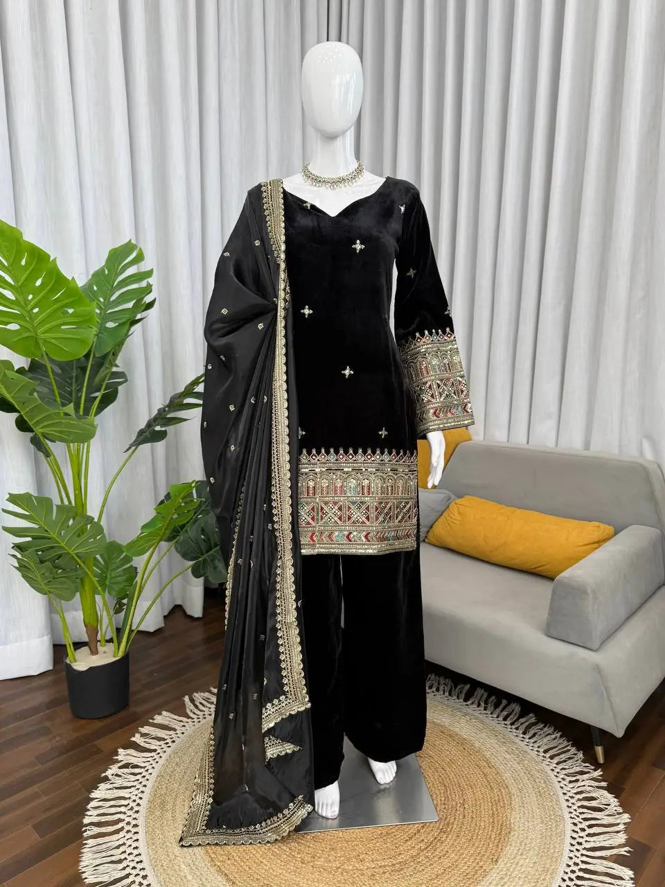 Heavy Velvet Embroidered Kurti Plazzo Set