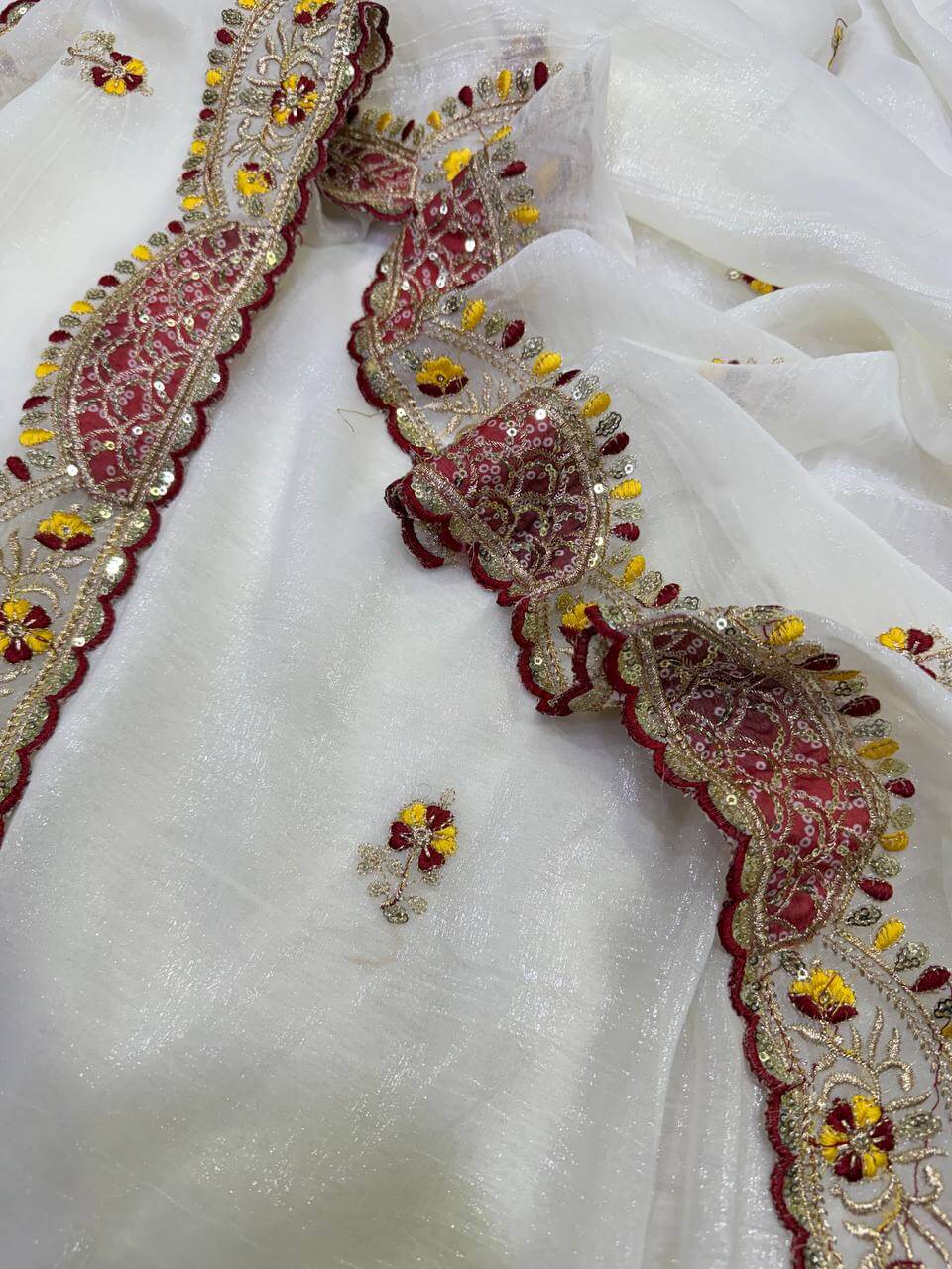Ivory Applique Scallop Saree
