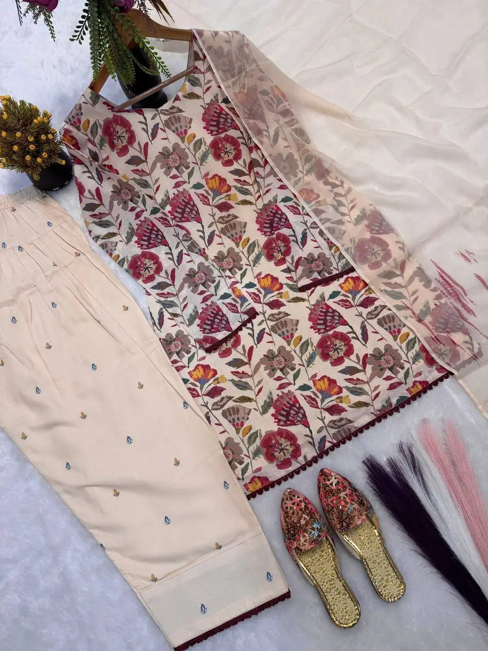 Ivory Floral Print Farshi