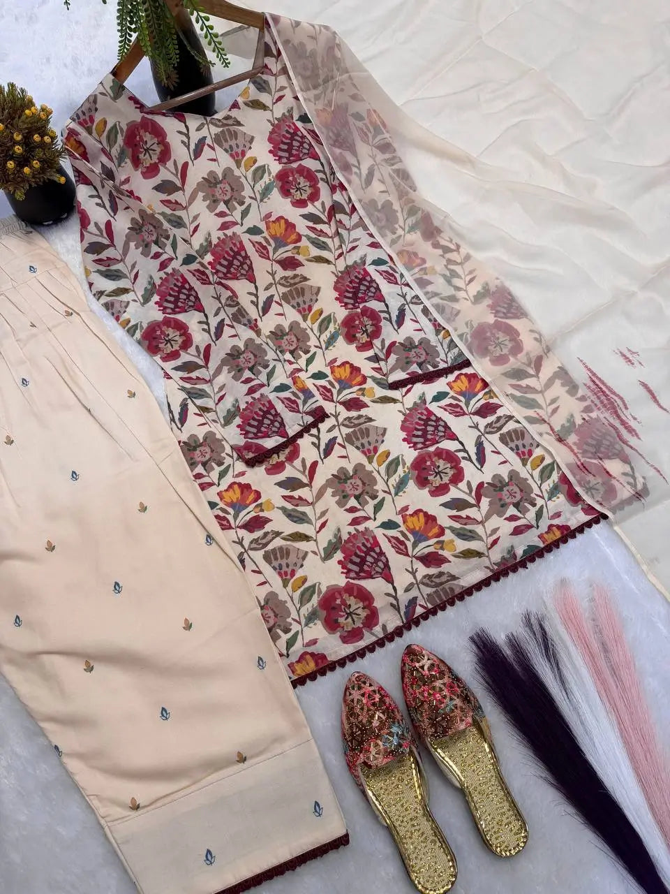 Ivory Floral Print Farshi