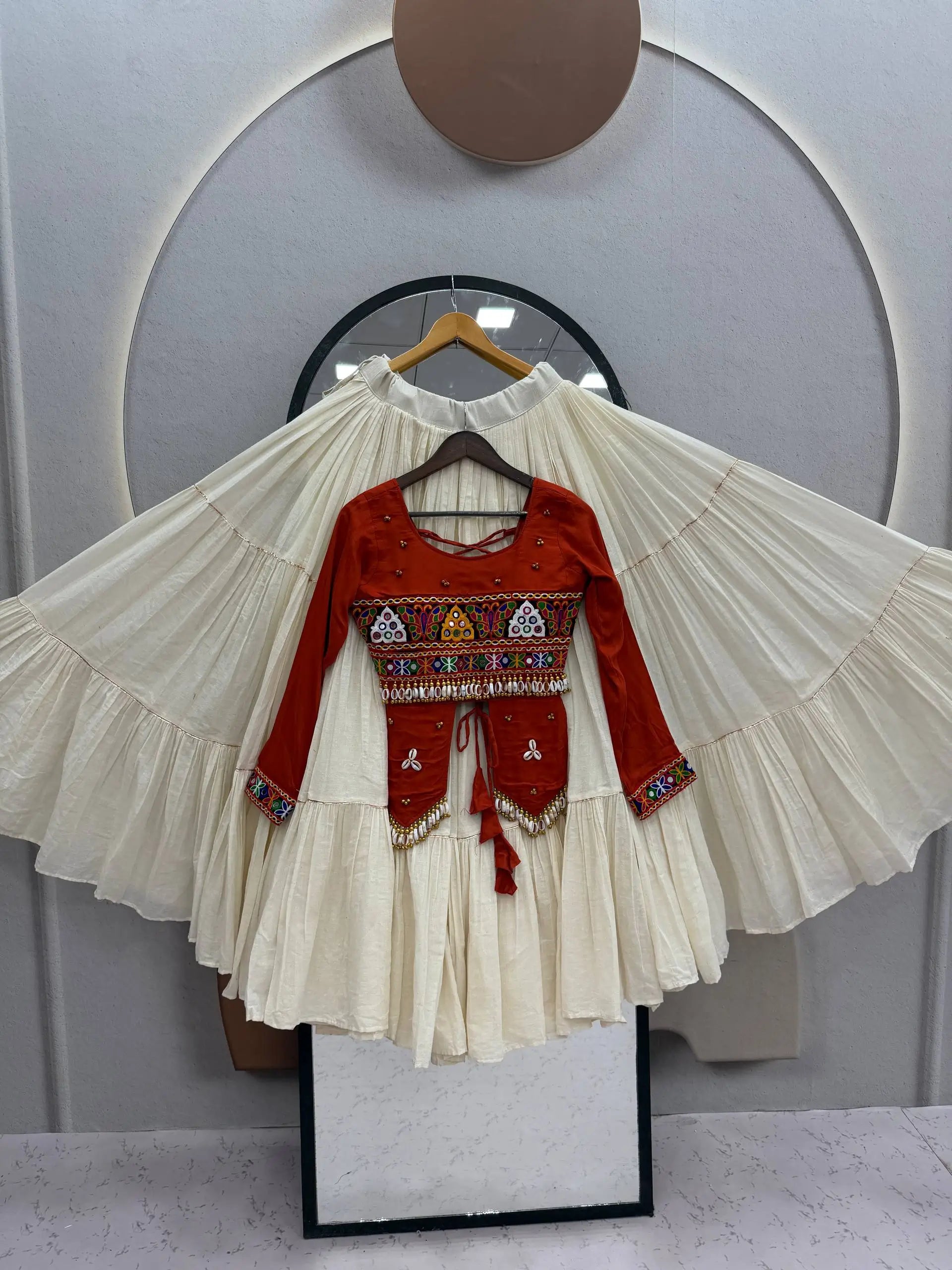 Kodi Gamthi Handwork Lehenga Set