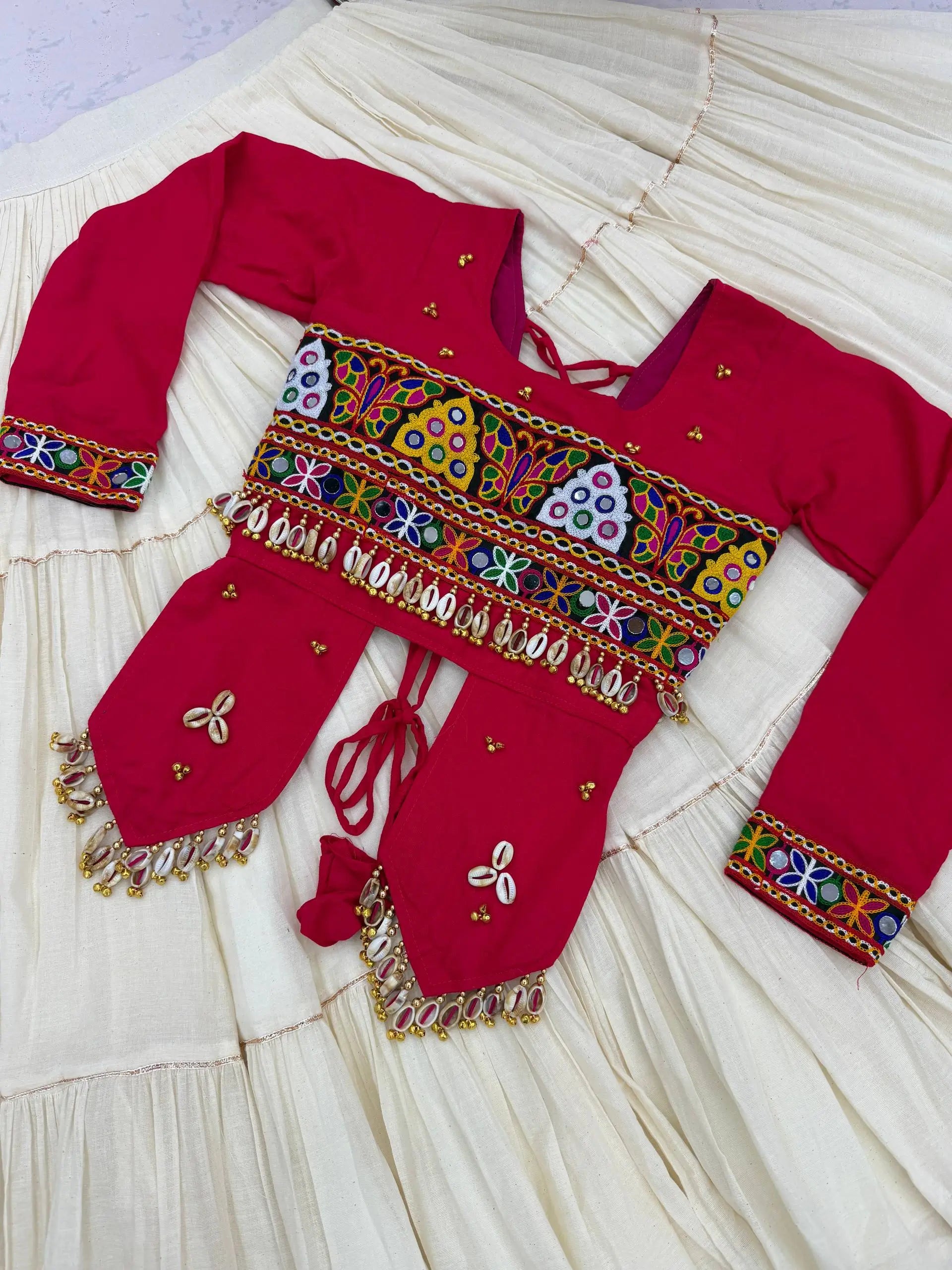Kodi Gamthi Handwork Lehenga Set