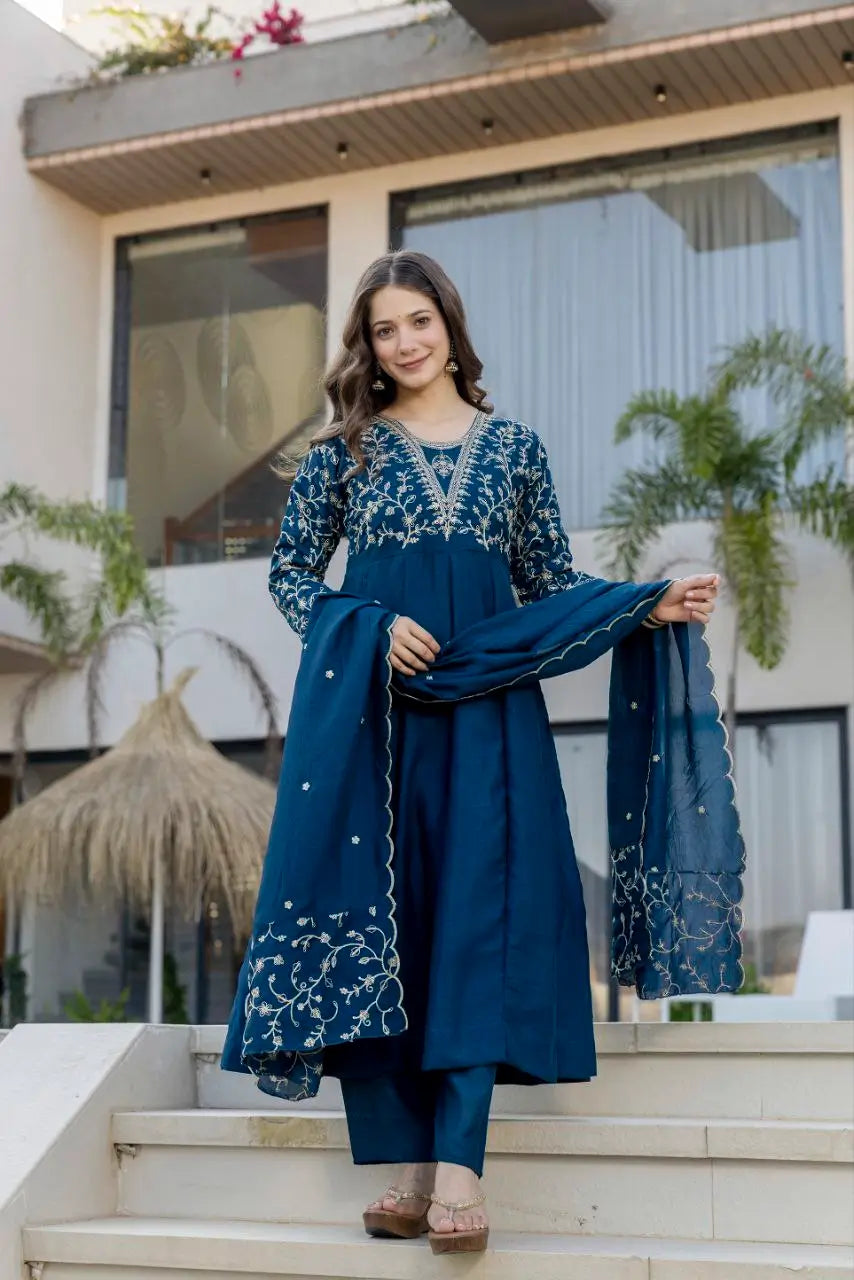 Lavender Vichitra Silk Sequin Embroidered Kurta Set with Dupatta | Elegant Festive Wear