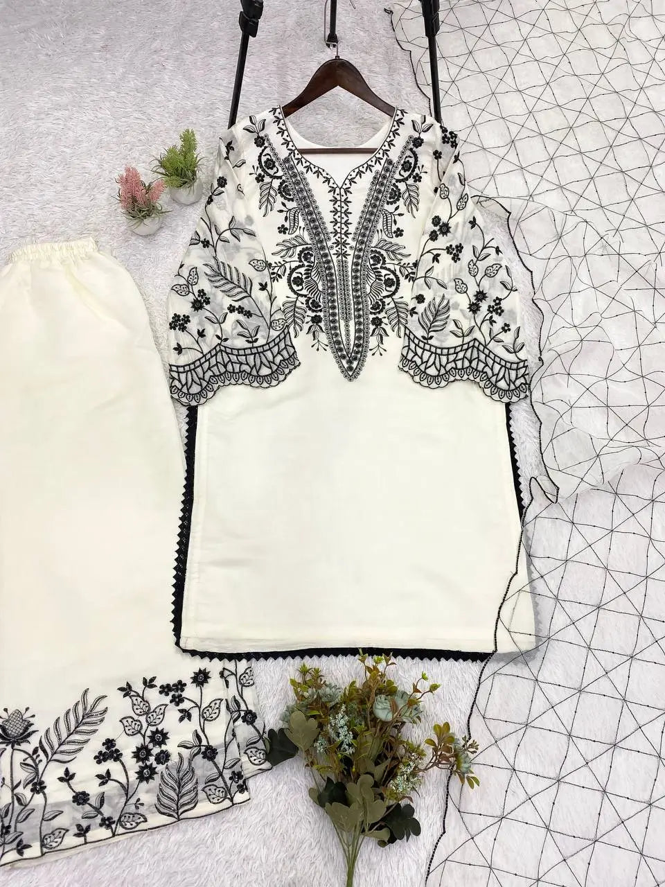 Mal Cotton Embroidery Suit Set, 4 Colours