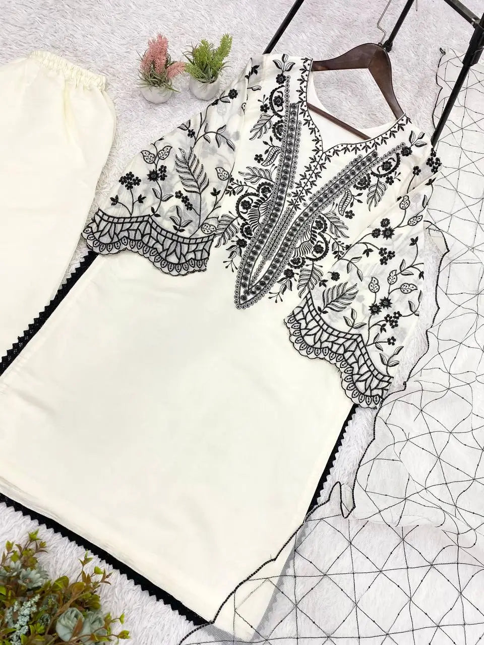Mal Cotton Embroidery Suit Set, 4 Colours