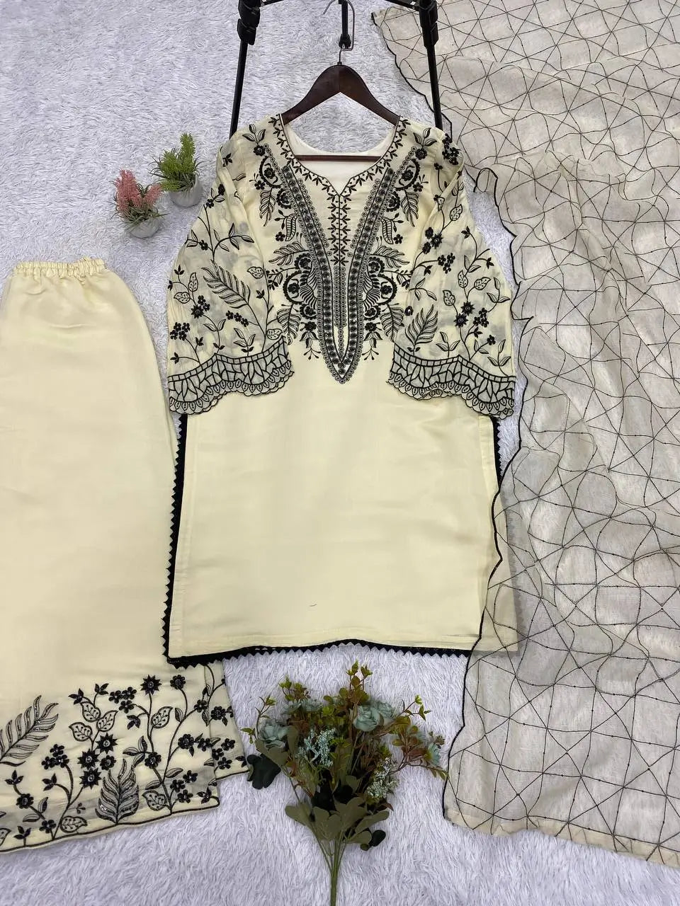 Mal Cotton Embroidery Suit Set, 4 Colours