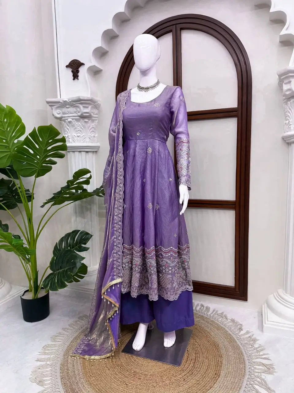 Midnight Scallop Border Anarkali