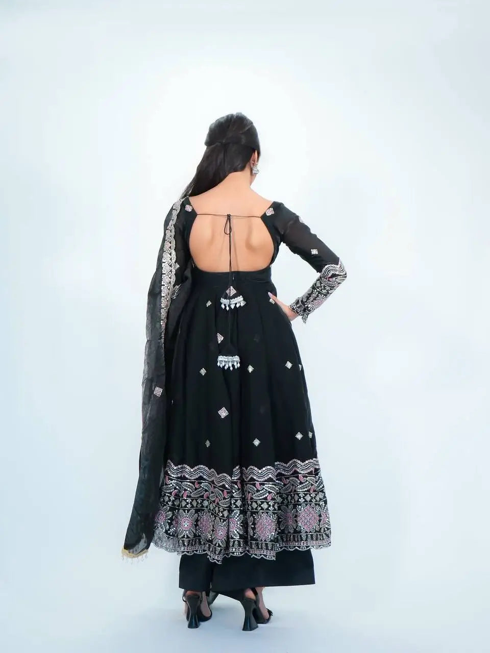 Midnight Scallop Border Anarkali