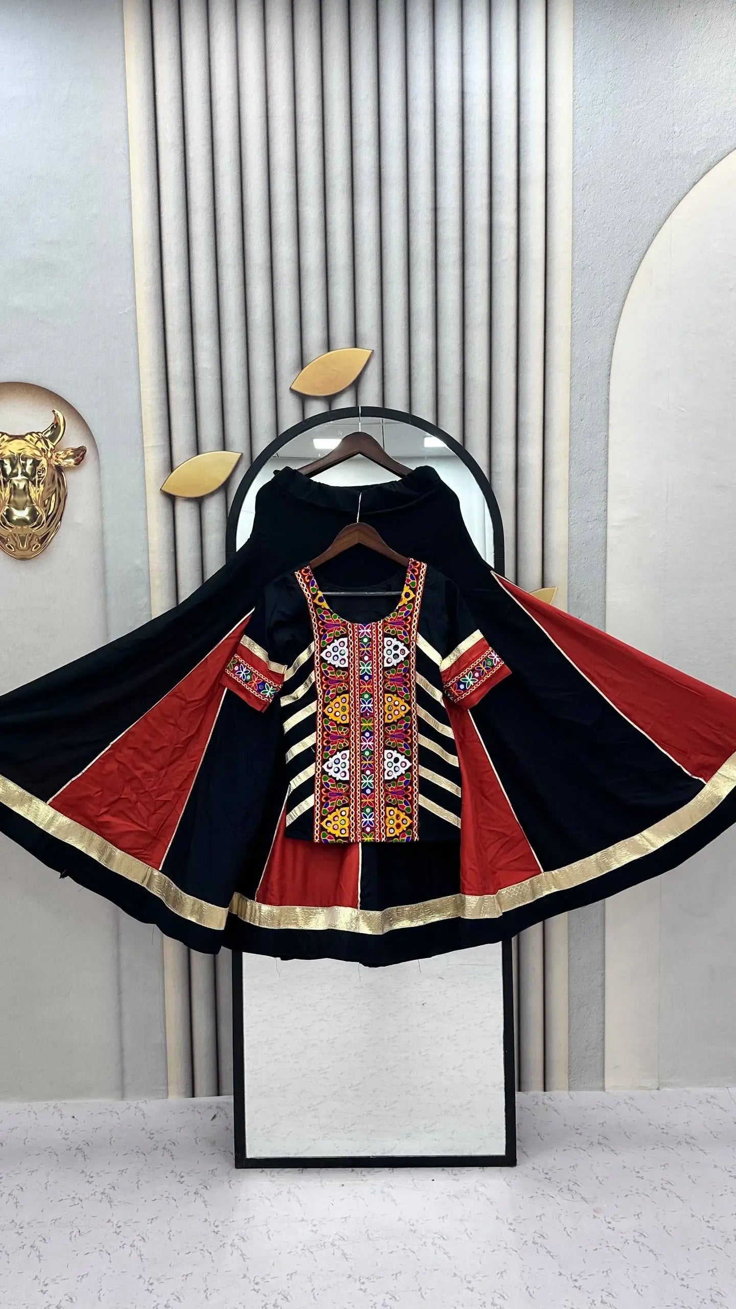 Onyx Kutchi Kediyu Lehenga