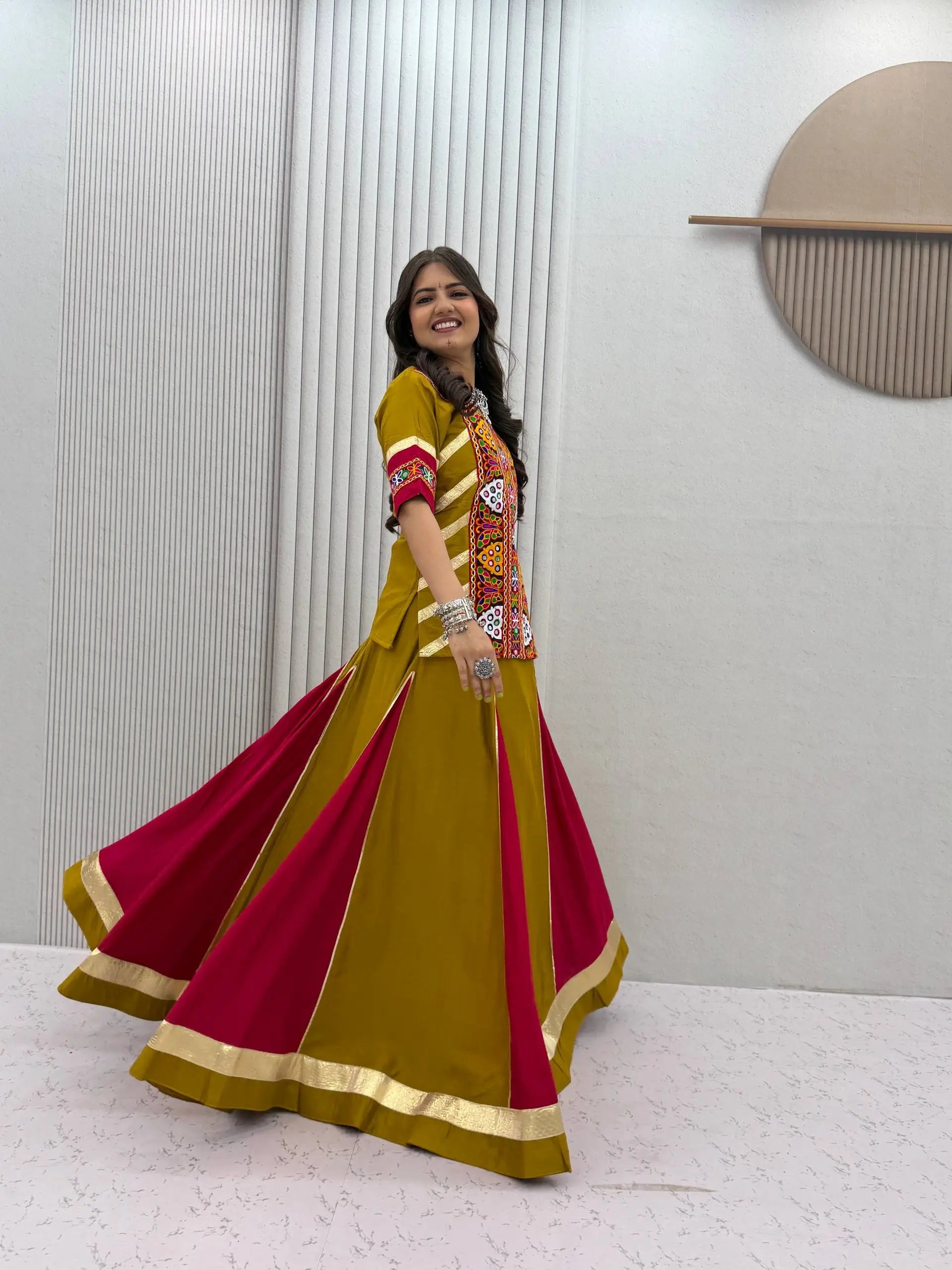 Onyx Kutchi Kediyu Lehenga