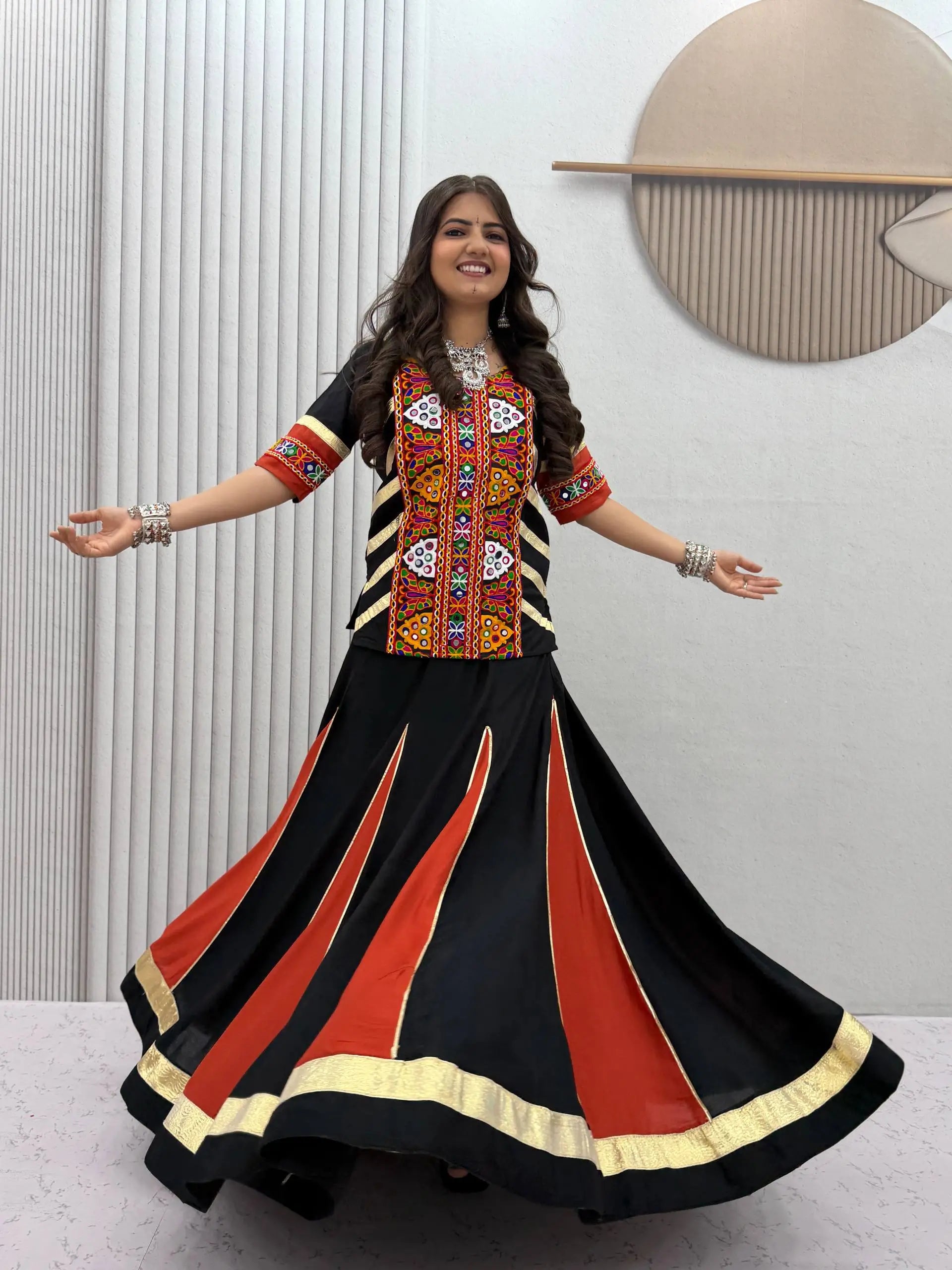 Onyx Kutchi Kediyu Lehenga