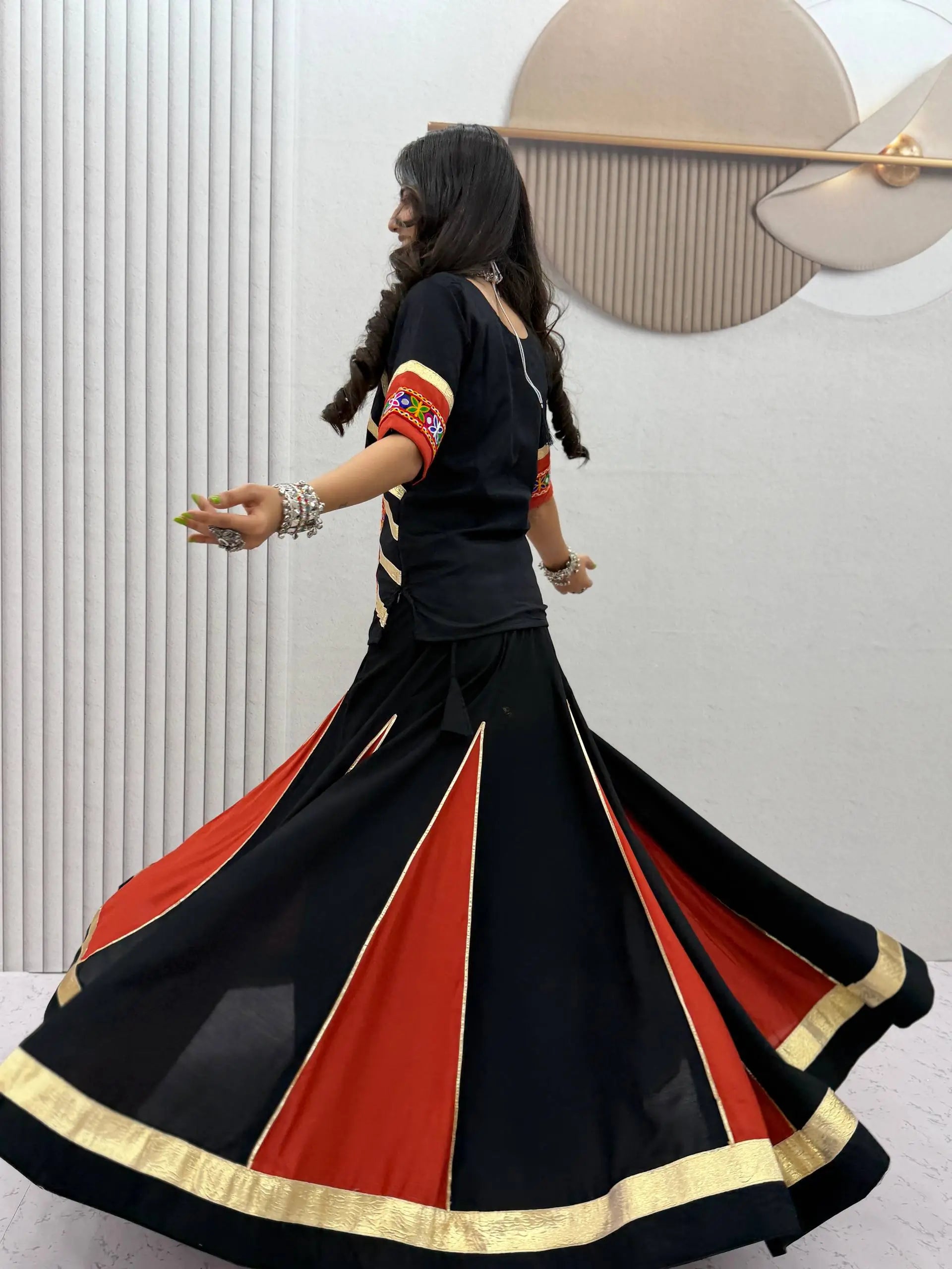 Onyx Kutchi Kediyu Lehenga