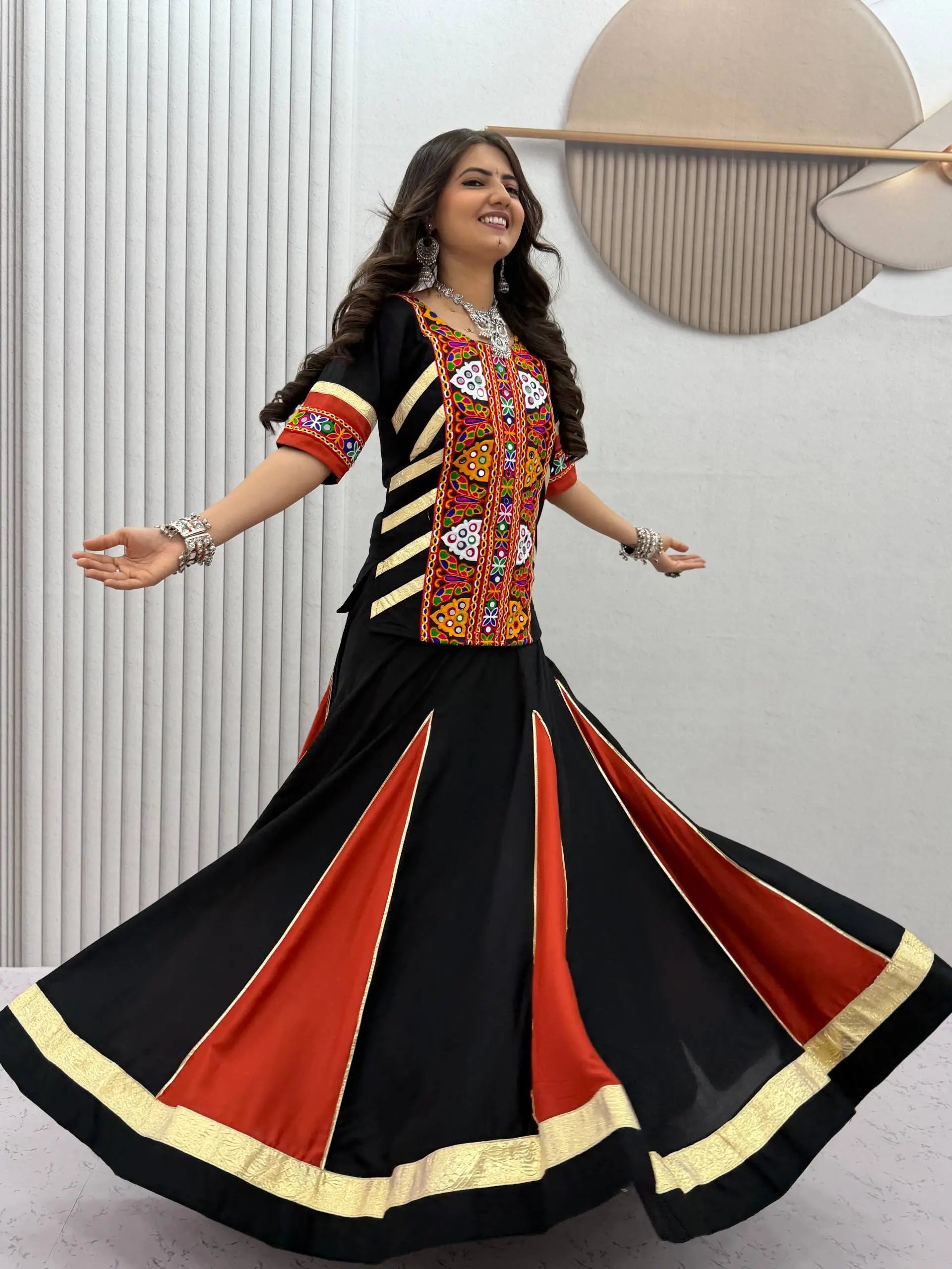 Onyx Kutchi Kediyu Lehenga