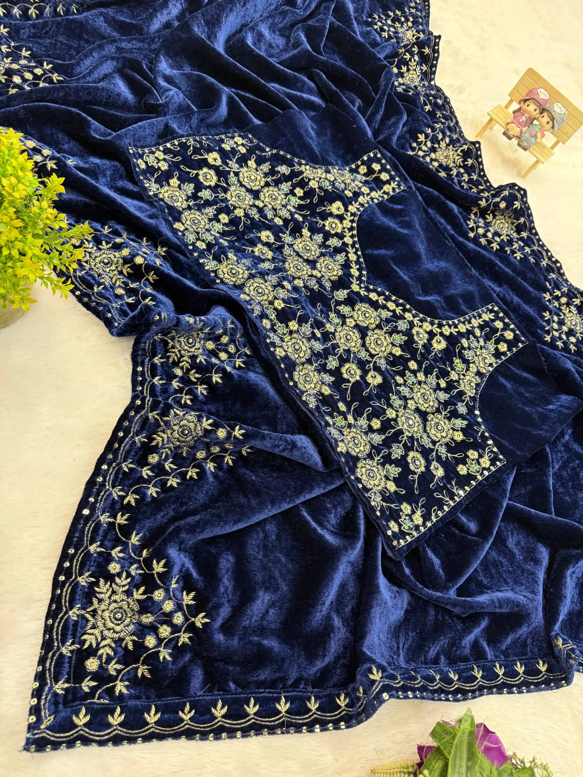Pure 9000 Velvet Embroidered Border Saree with Velvet Blouse Piece | Wedding Party Wear