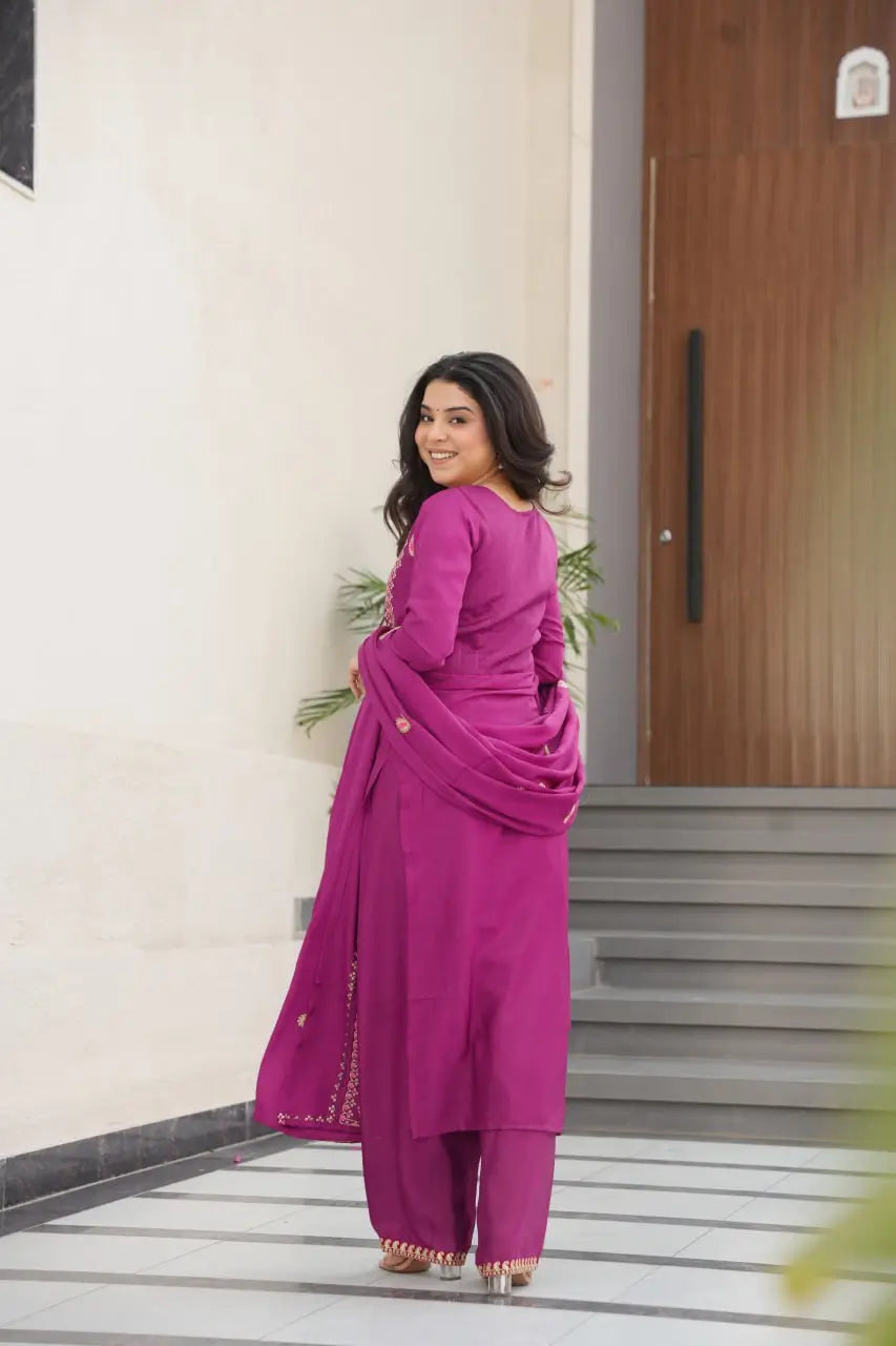 Pure Chinon Silk Embroidered Suit Set with Lace Dupatta