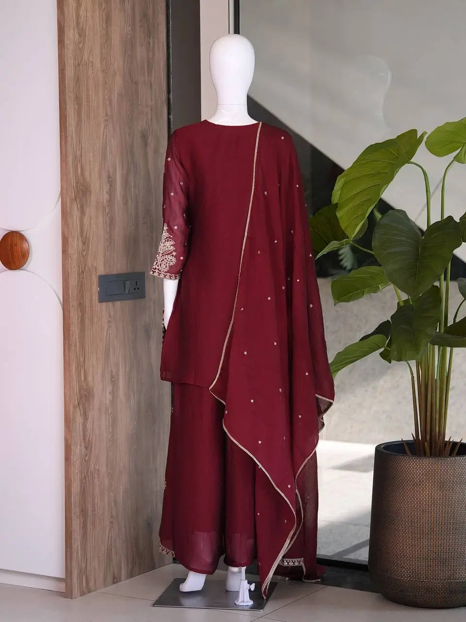 Rangoli Crush Zari Embroidery Kurta Set