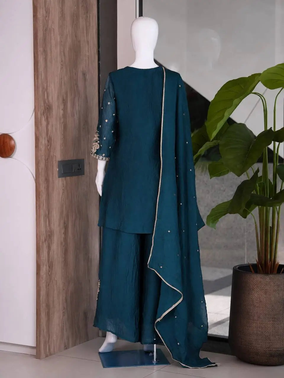 Rangoli Crush Zari Embroidery Kurta Set