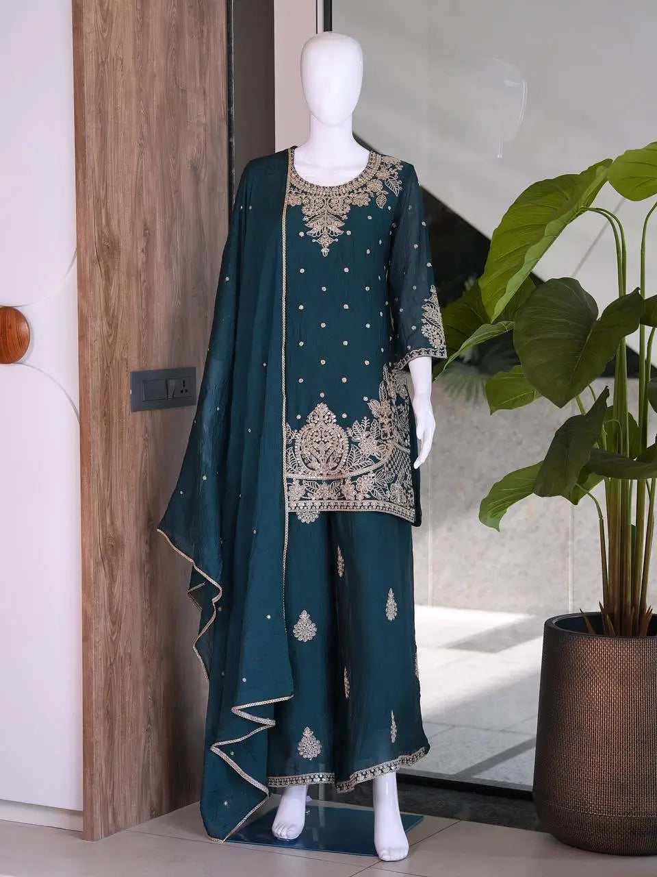 Rangoli Crush Zari Embroidery Kurta Set
