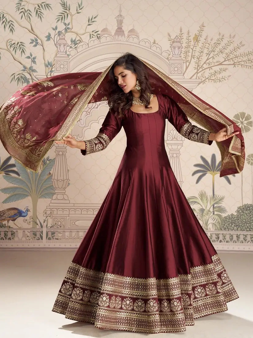 Royal Grace Anarkali Gown Set for Festive and Wedding Wear