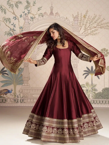 Royal Grace Anarkali Gown Set for Festive and Wedding Wear