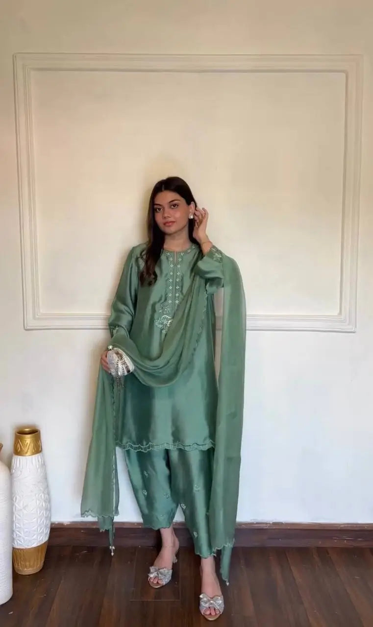 Sapphire Lotus American Silk Farshi Set