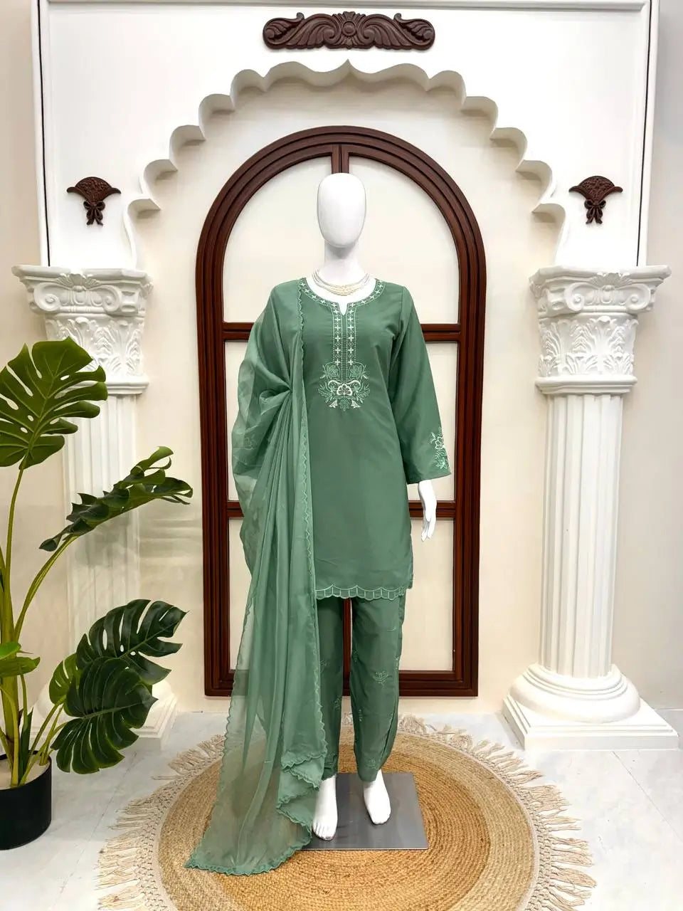 Sapphire Lotus American Silk Farshi Set