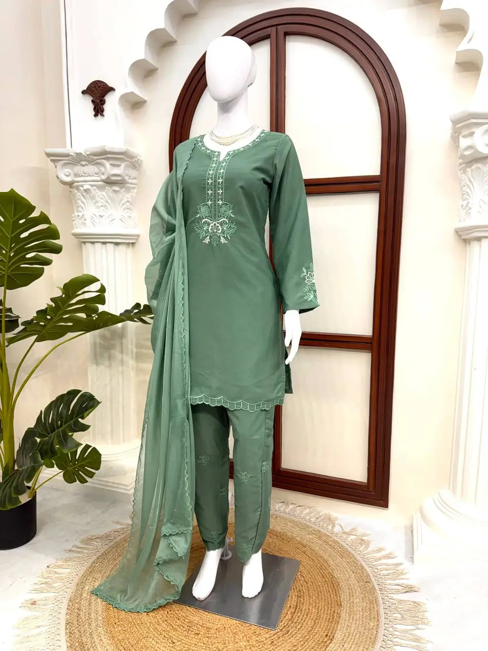 Sapphire Lotus American Silk Farshi Set