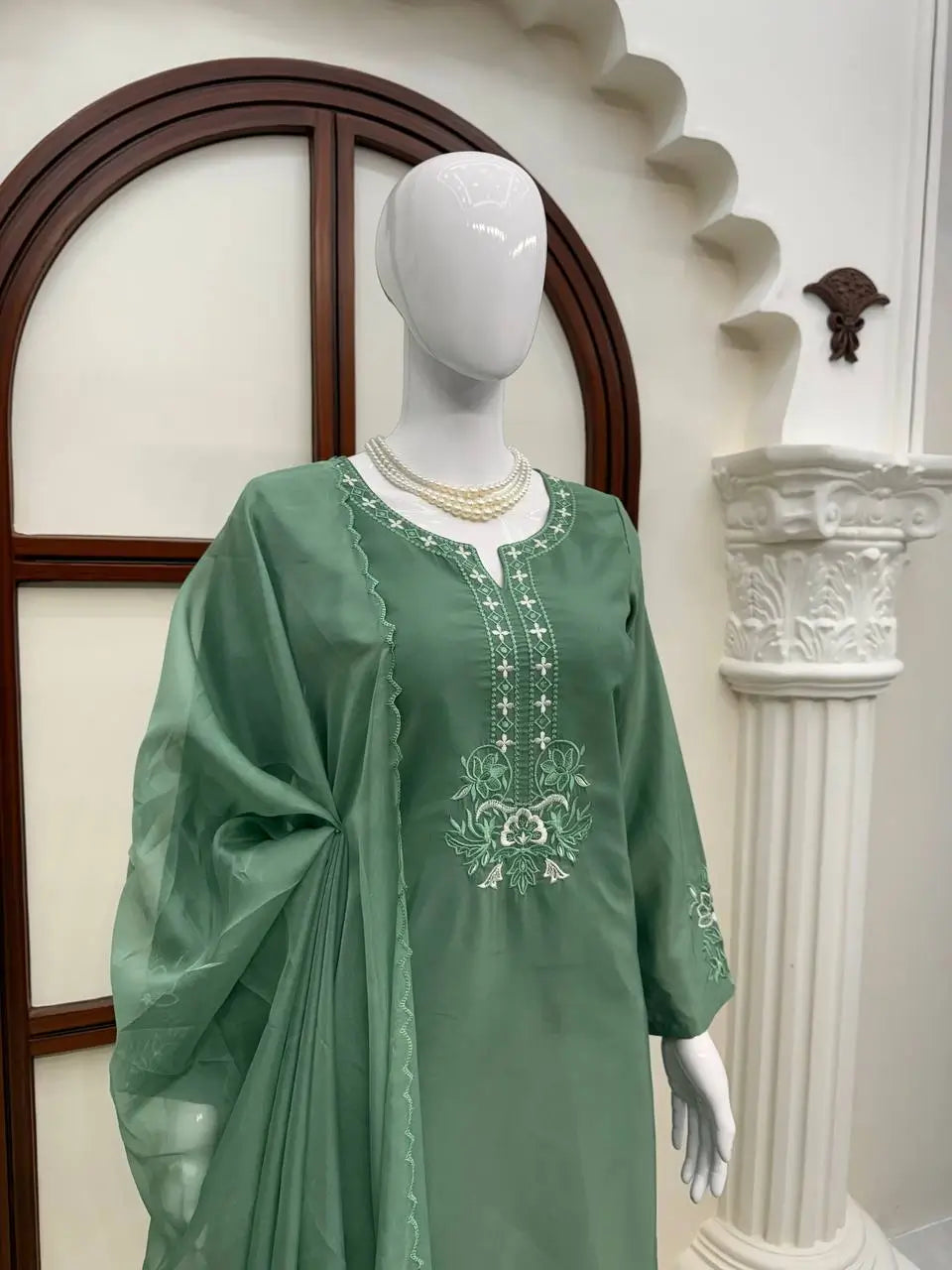 Sapphire Lotus American Silk Farshi Set