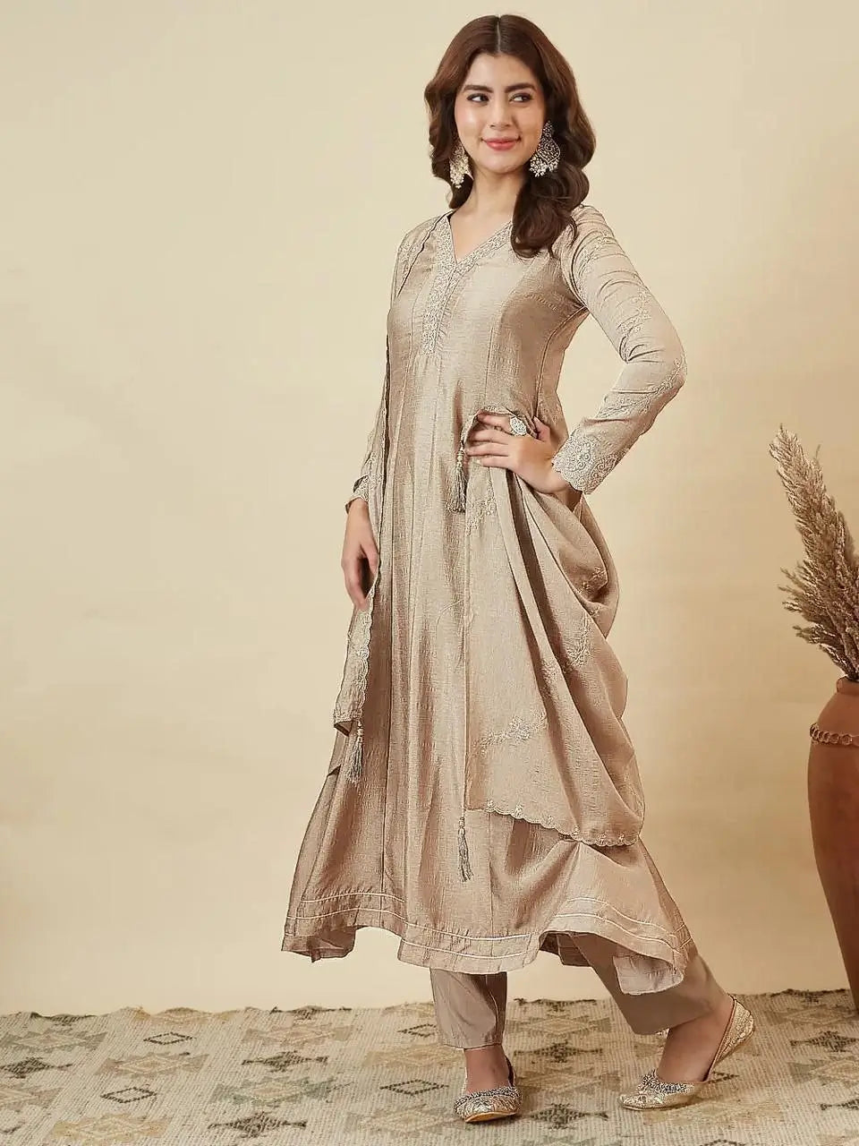 Scalloped Vine Anarkali Set