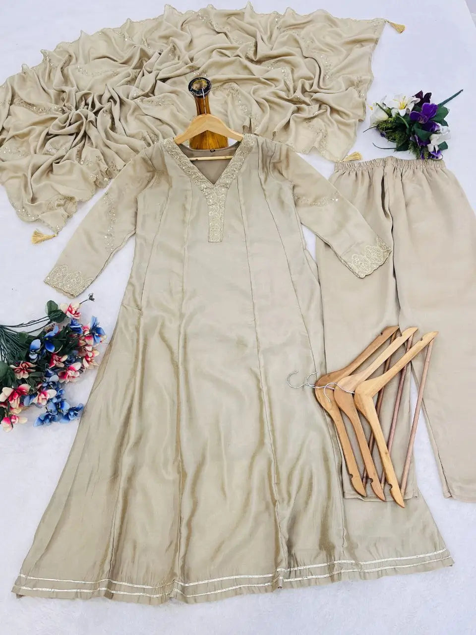 Scalloped Vine Anarkali Set