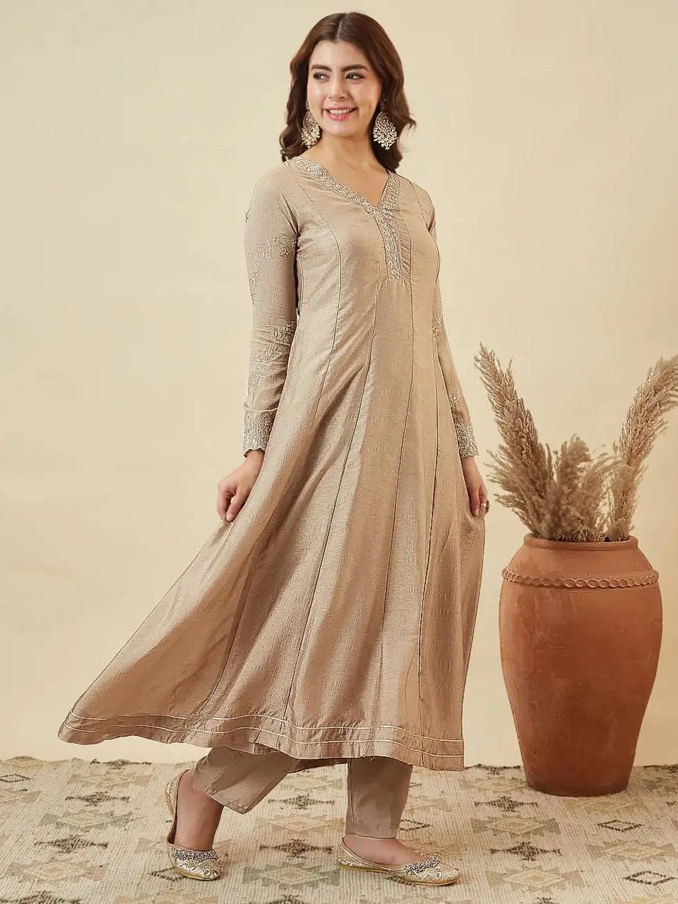 Scalloped Vine Anarkali Set