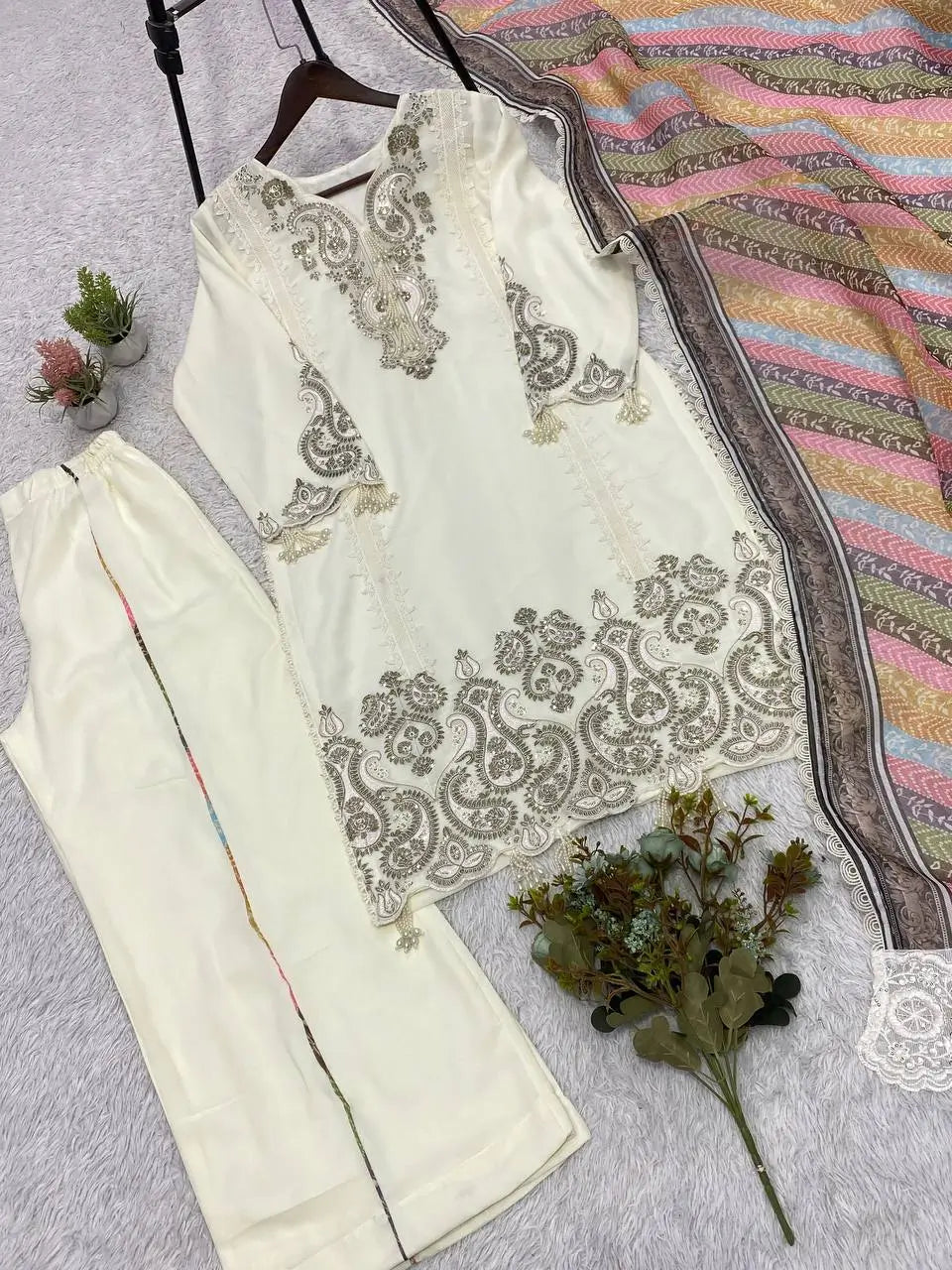 Sequin Paisley Scalloped Kurti Set