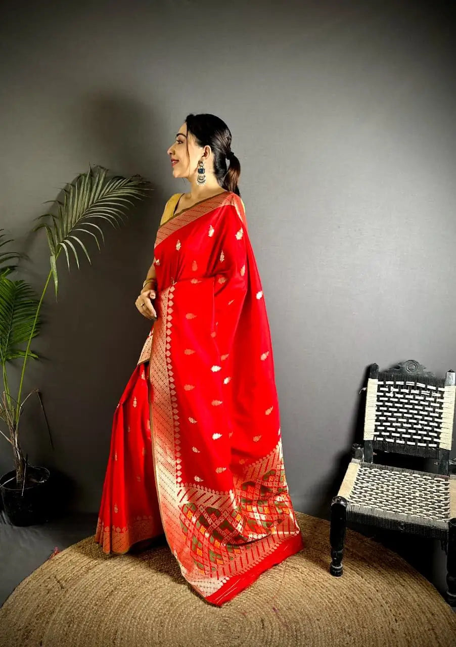 Soft Silk Saree with Rich Zari Border and Woven Pallu