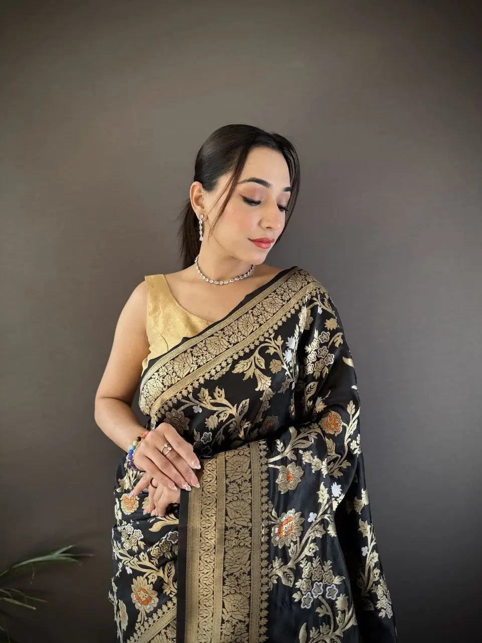 Soft Silk Saree with Rich Zari Border and Woven Pallu