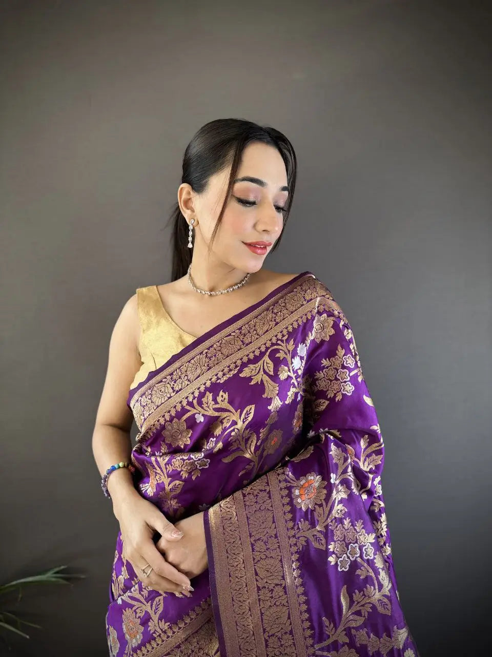 Soft Silk Saree with Rich Zari Border and Woven Pallu