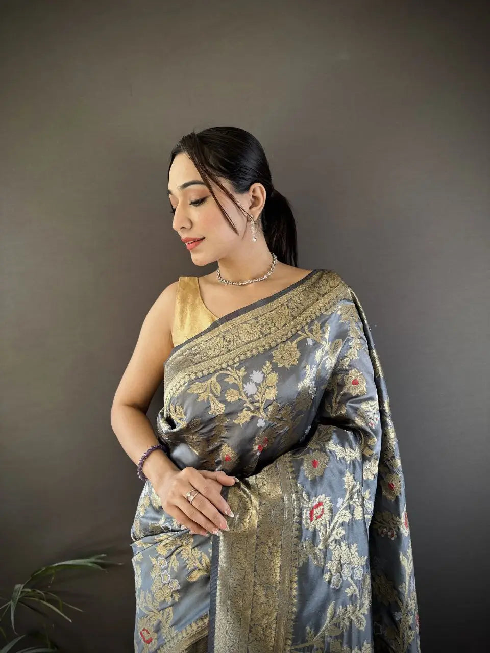 Soft Silk Saree with Rich Zari Border and Woven Pallu