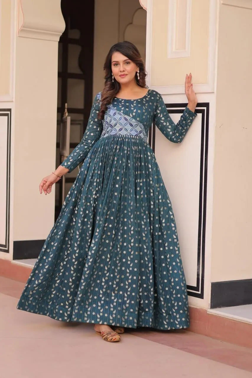 Staple Jacquard Weaving Work Gown | Position Print Choli | Rama & Wine | 3 Mtr Flair