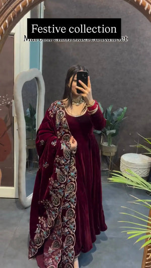 Velvet Kurta Pant Set With Embroidered Dupatta