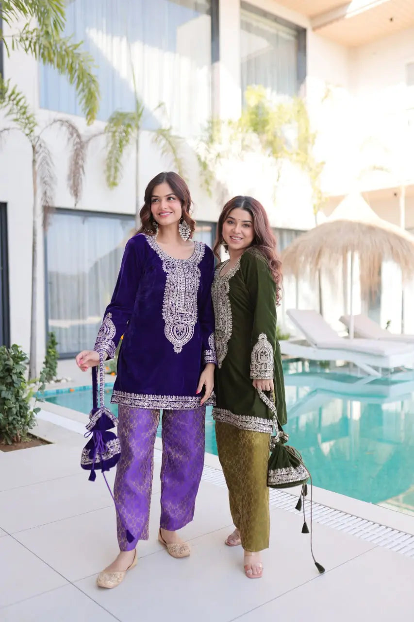 Velvet Zari Embroidered Kurta Pant Set With Batwa