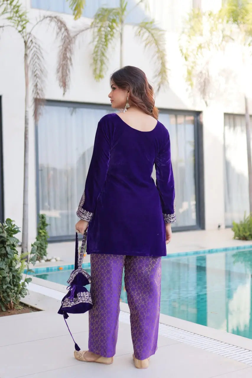 Velvet Zari Embroidered Kurta Pant Set With Batwa